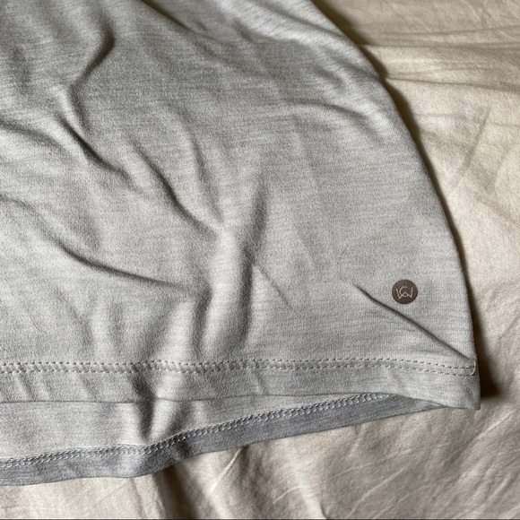 Well Calm Light Blue Yoga T-Shirt Size Small - Picture 7 of 9